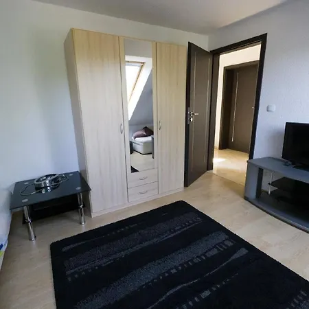 In Mit Terrasse, Garten Und Grill Apartment *