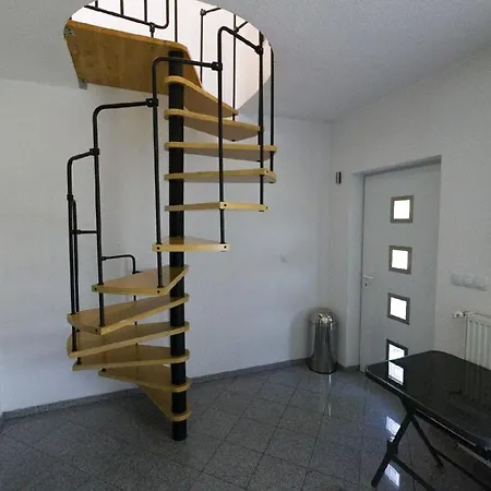 Apartment In Mit Terrasse, Garten Und Grill *