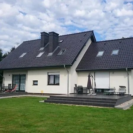 In Mit Terrasse, Garten Und Grill Naterki